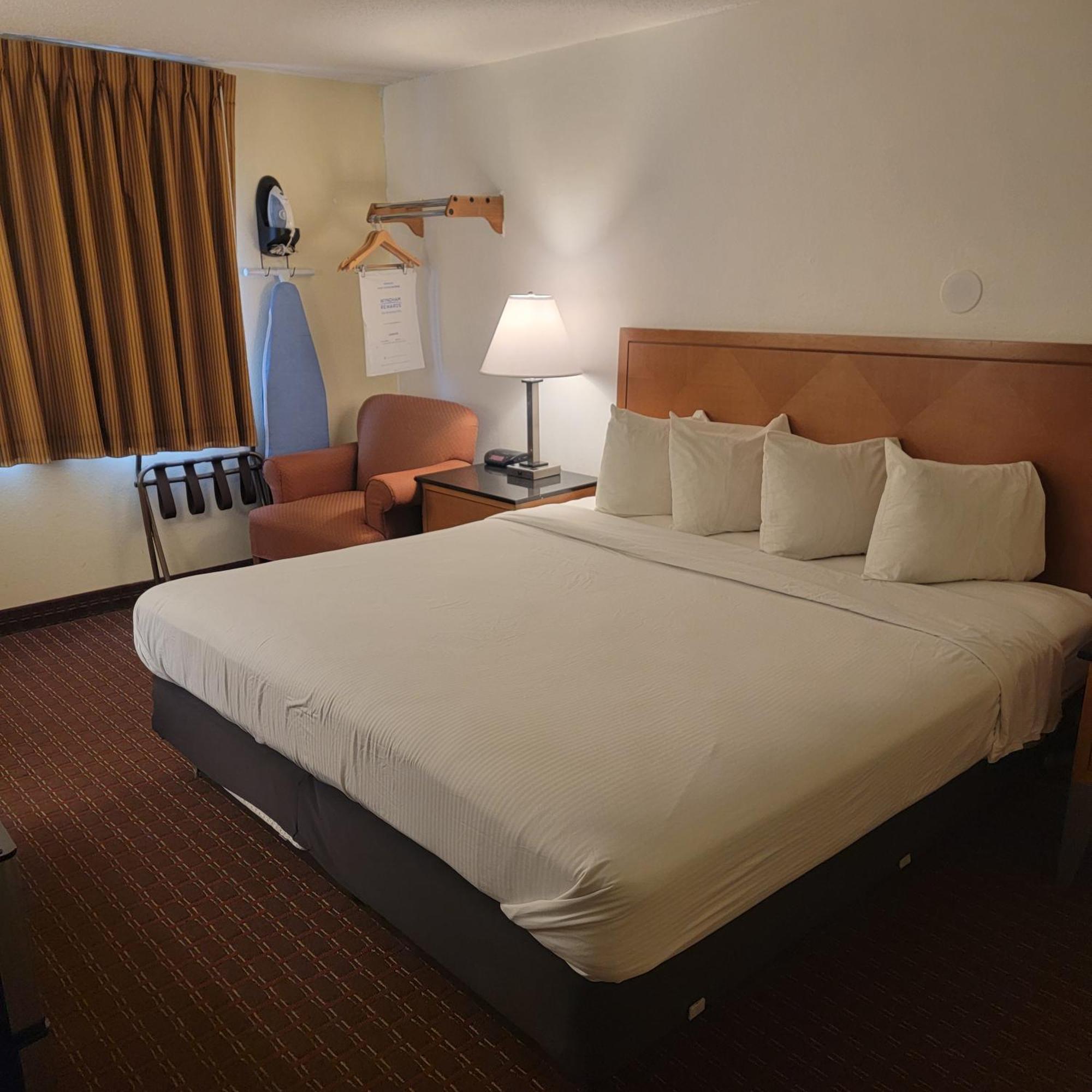 Days Inn By Wyndham Fort Dodge Zewnętrze zdjęcie